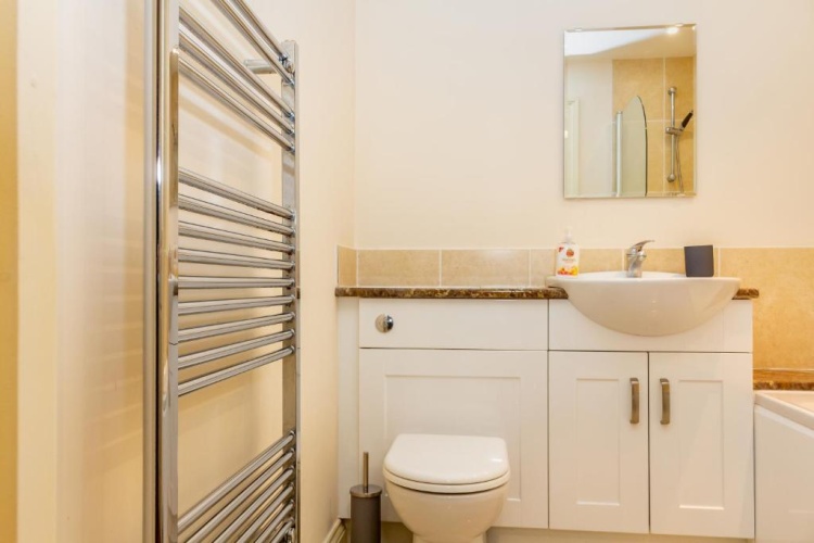 Apartment 4 Hillbrook House, Malvern - Guest Homes