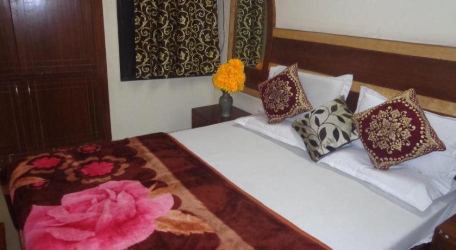 Hotel Darpan Palace