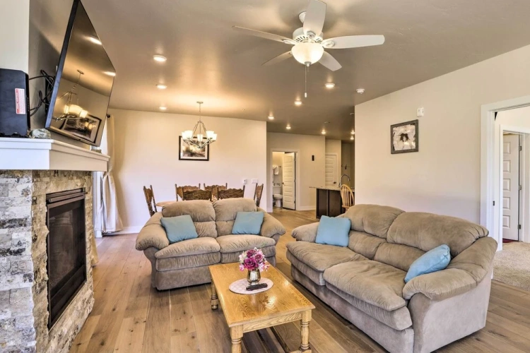 2 Bedrooms Apartment