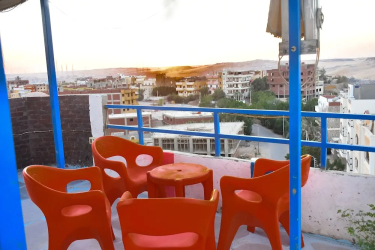 Captain Guest House