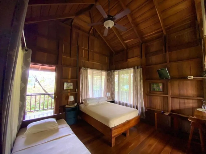 Bungalow with balcony and with view