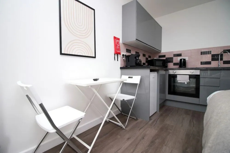 Tŷ Suites Aparthotel