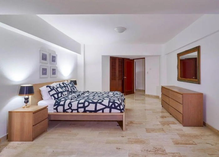 3BR jacuzzi in the main BR 10fl oceanview SD