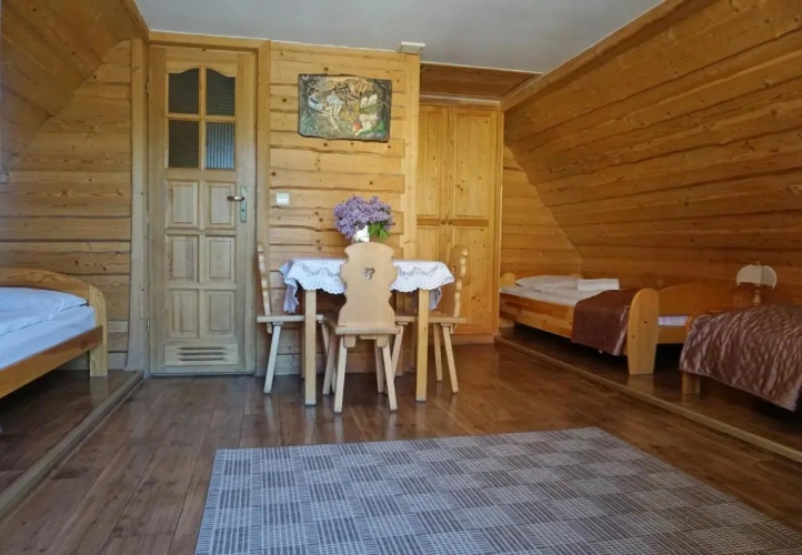 Standard Triple room