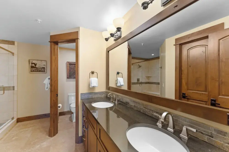 Watertower Place Condos Unit 202, Building B