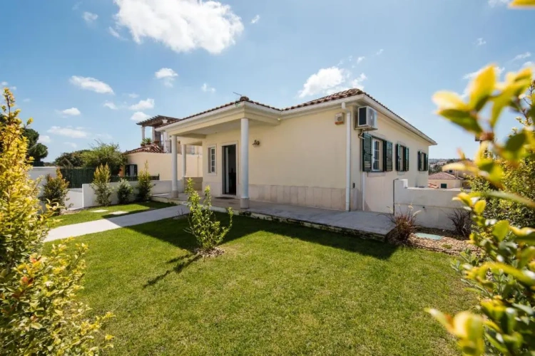 3 Bedrooms Villa