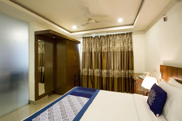 1 Bedroom Deluxe Double room with city view