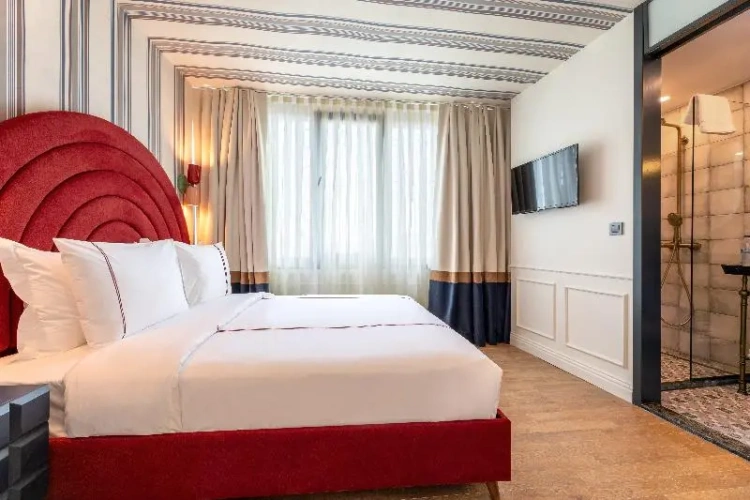 Deluxe Double room with city view