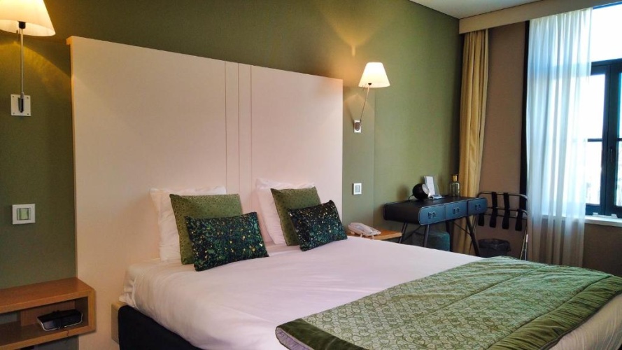 Standard Twin room with view