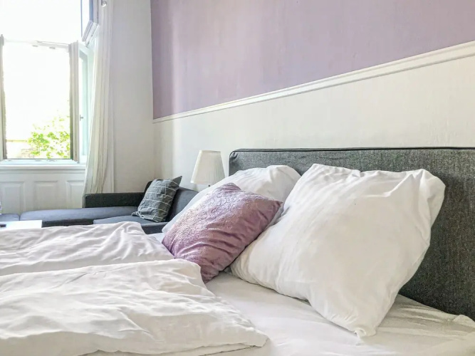 Fabulous 3BR Apt Near AKH For Groups