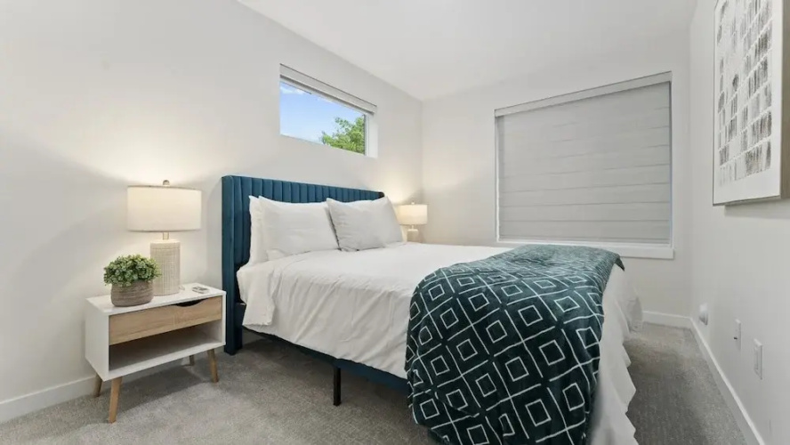 Ballard Hangout - Arcade, Covered Deck, Sleeps 10!