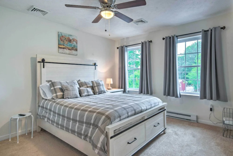 Jacuzzi & Resort Amenities: Tobyhanna Family Home! - Pocono Mountains, PA