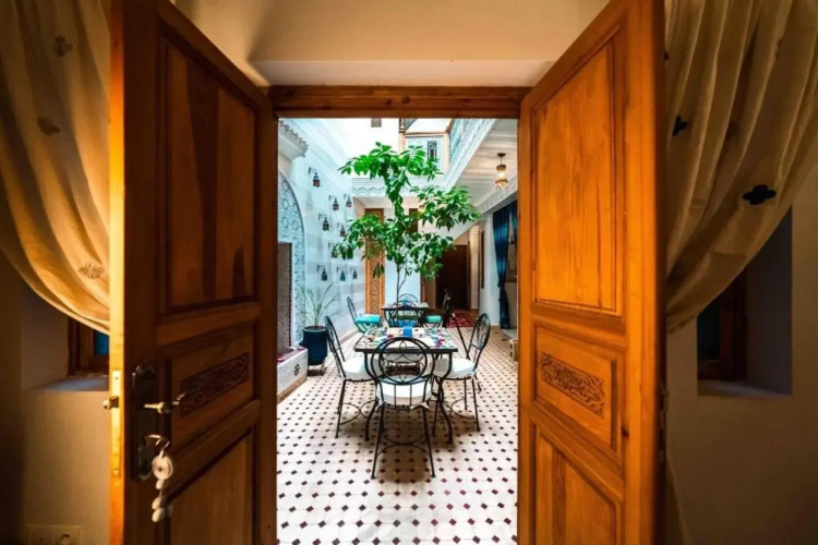 Riad Kiyanjana