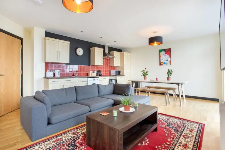 City Centre Penthouse Apt