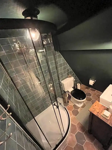 Attic Monkeys Lodge