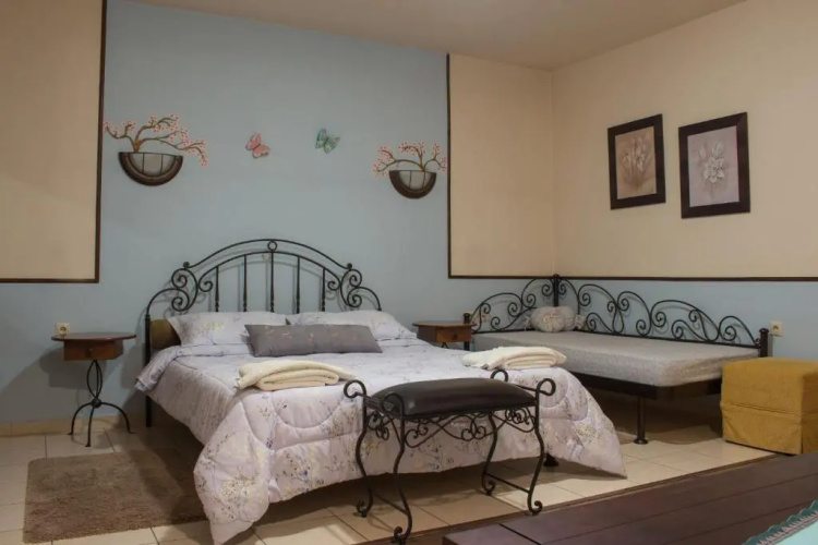 Akrolimnion Hotel
