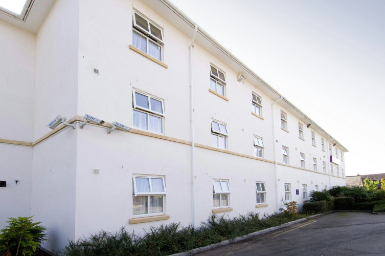 Premier Inn Cheltenham Central - West/A40