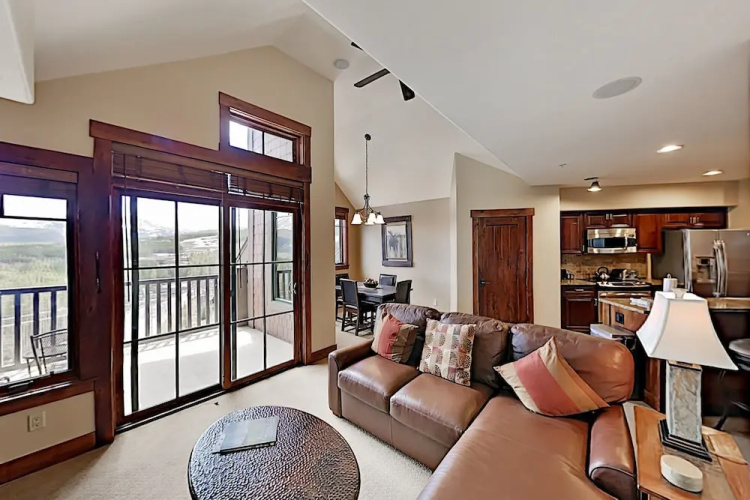1891shrv 2 Bedroom Condo
