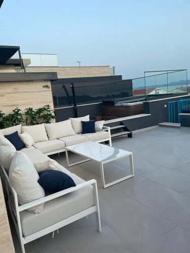 Deen Deluxe Penthouse with infinity pool