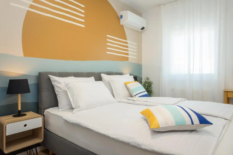 LUX 3 Bedroom Suite with FREE Private Parking