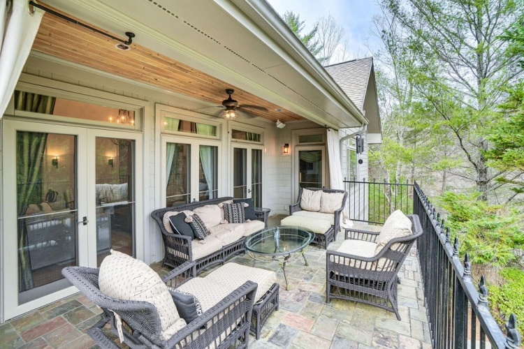 High-end Helen Home: Heated Pool, Fire Pit + Views