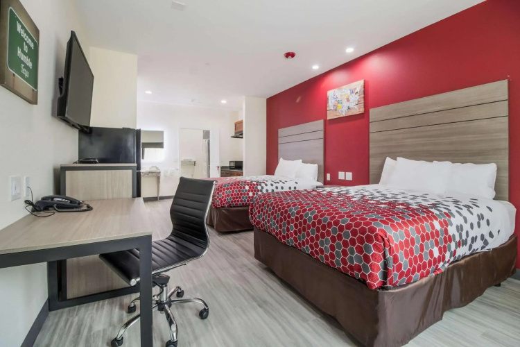 Regency Inn And Suites