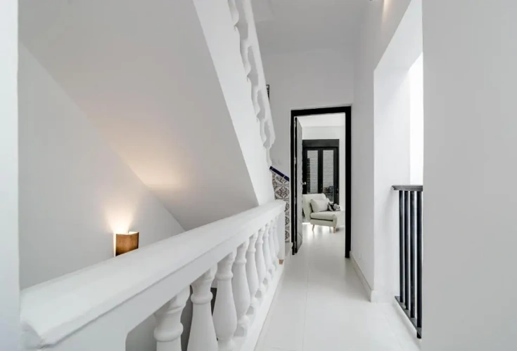 4 Bedrooms Cottage