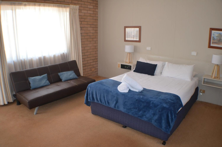 Deer Park Motor Inn