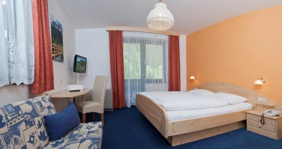 Standard Triple room with mountain view