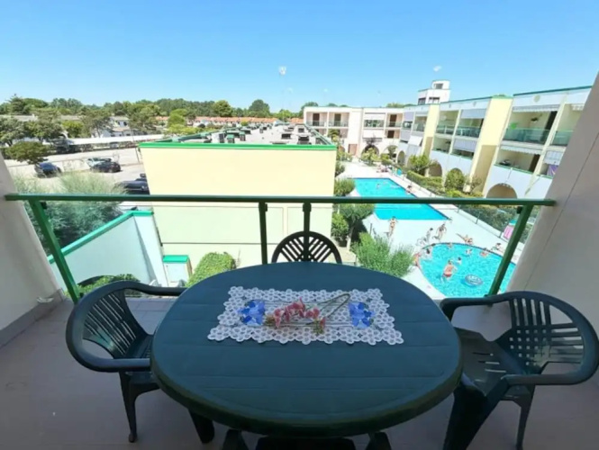 Apartment With Pool View-beahost