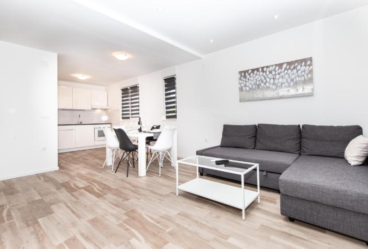 2 Bedrooms Apartment