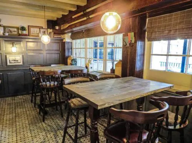The Spiceship Inn