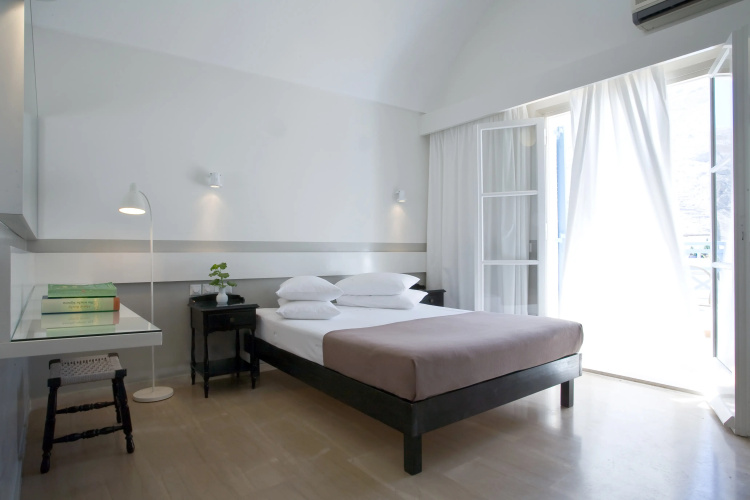 Kamari Beach Hotel