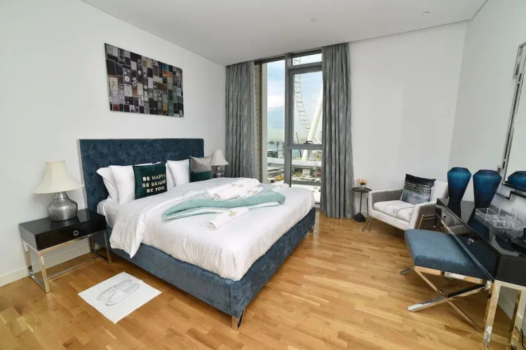 4BR Apt on Bluewater Island