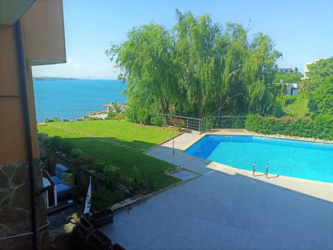 Paradise cove Apartment 3