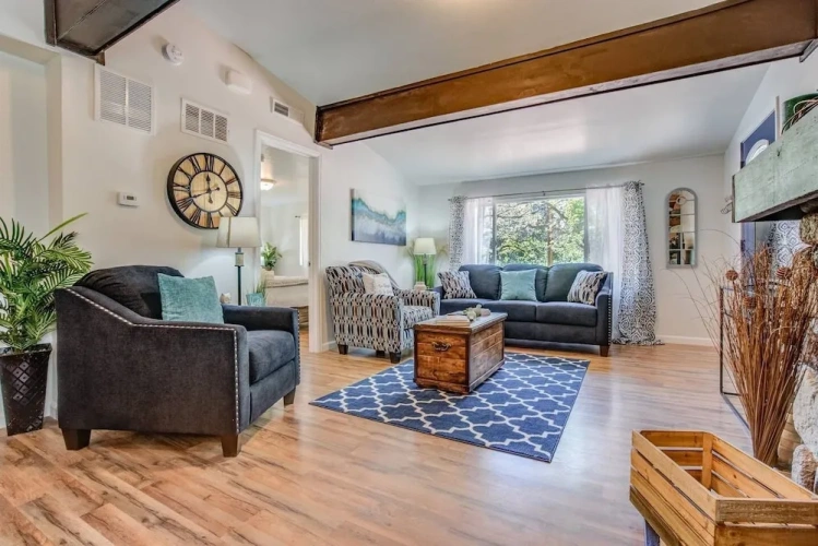 2 Bedrooms Cottage