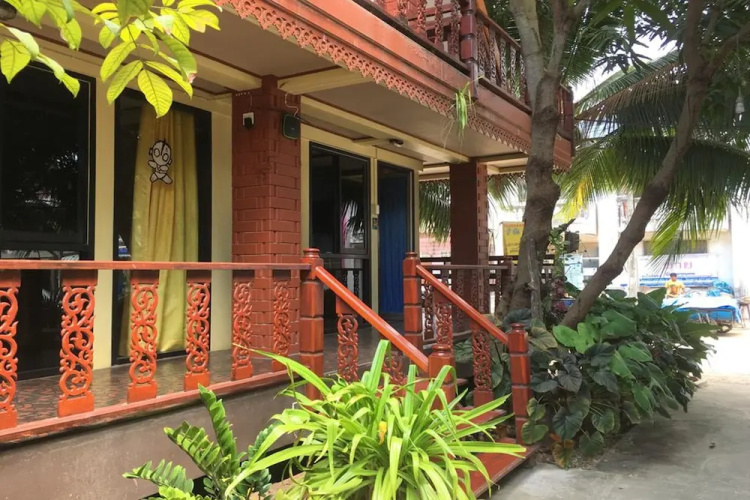 Sea Sun Moon Hostel