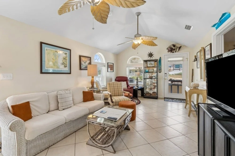 2 Bedrooms Cottage