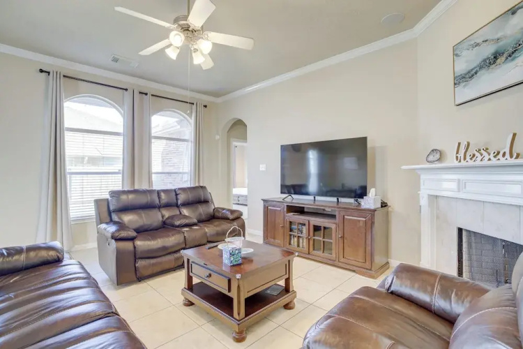 4 Mi to Six Flags: Spring Vacation Home