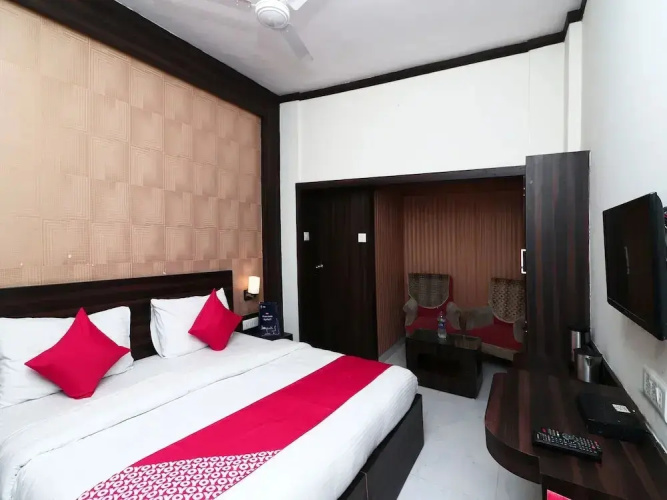 Hotel East Lite by OYO