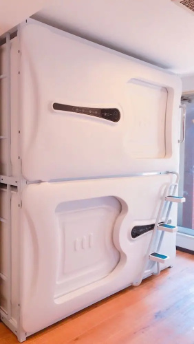 Full Cabin Hostel