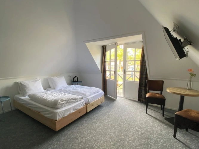 Comfort Double room with balcony and with canal view