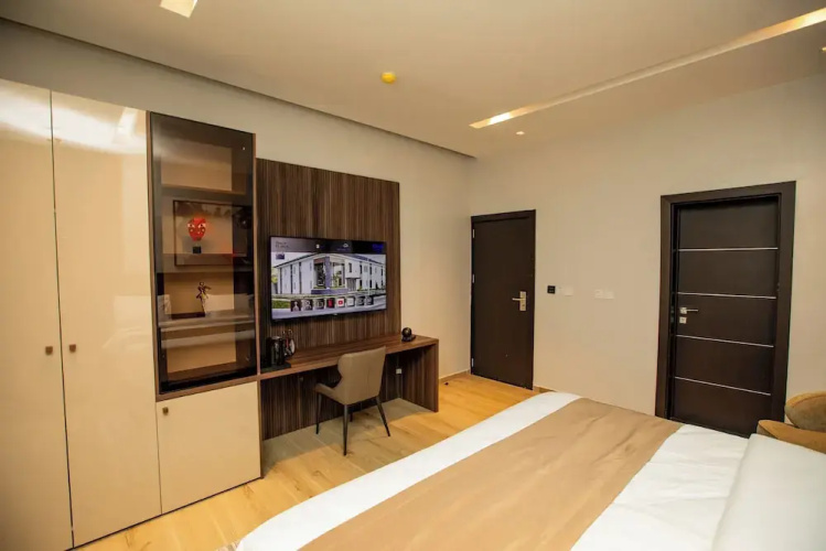 Stay And Homely