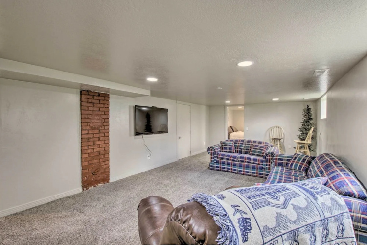 Convenient Preston Retreat w/ Private Yard!