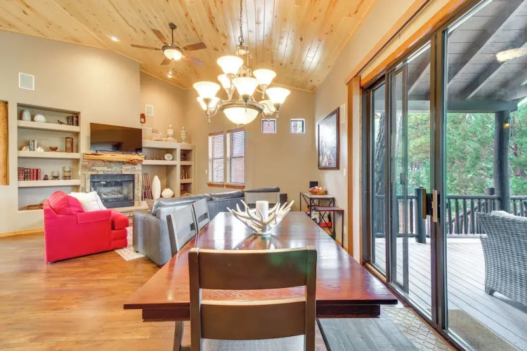 Spacious Torreon Cabin w/ Deck & Gas Grill!