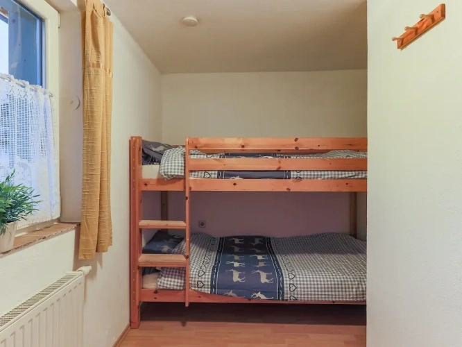 3 Bedrooms Classic Apartment with balcony