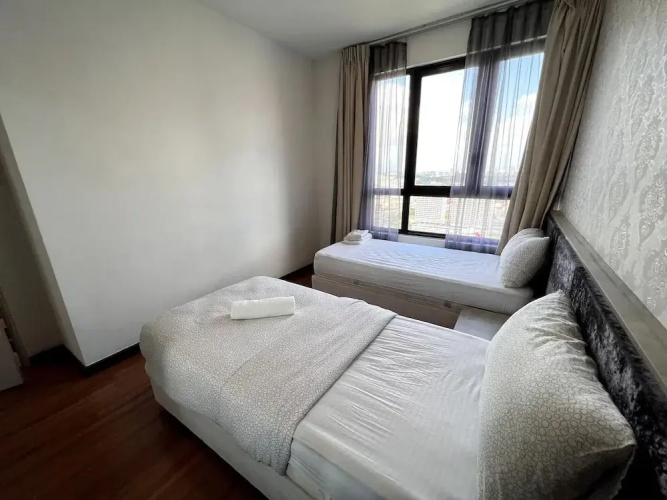 ICity Luxury Condo by Smarthome