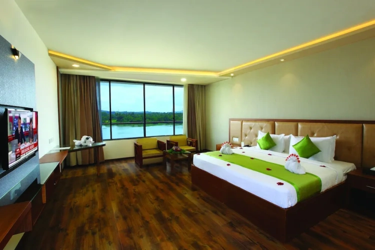 Standard room with river view