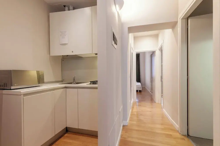 San Polo Apartment with Balcony