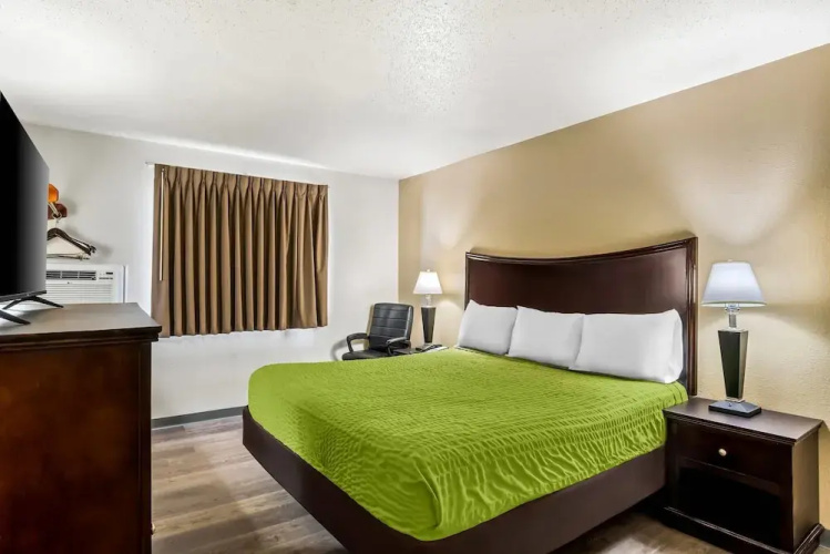 Crystal Inn Hotel - Suites